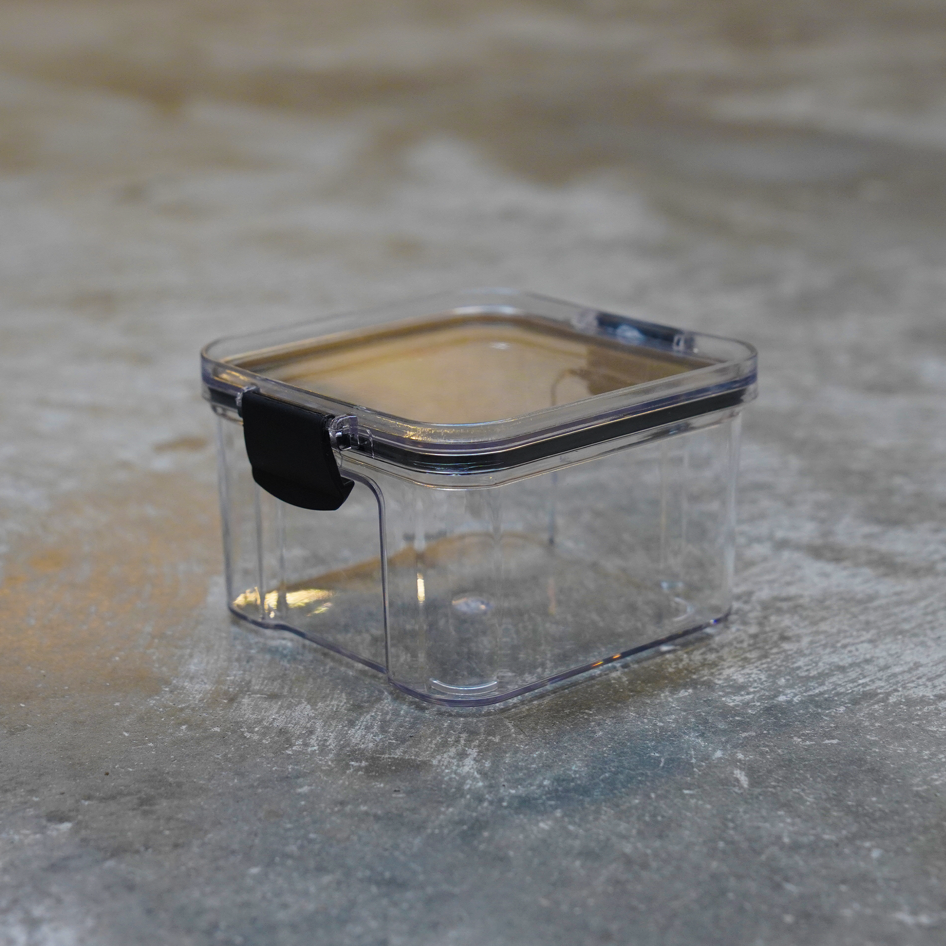 Kvadratisk opbevaringsboks