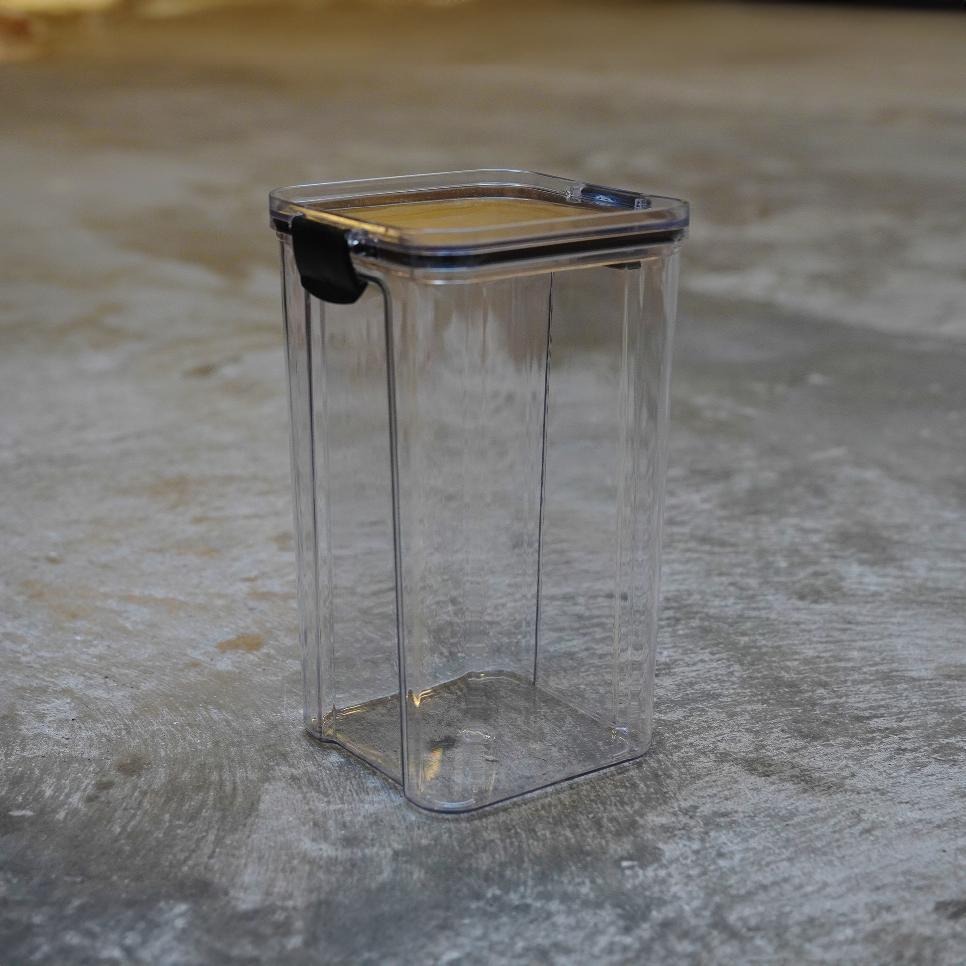 Kvadratisk opbevaringsboks